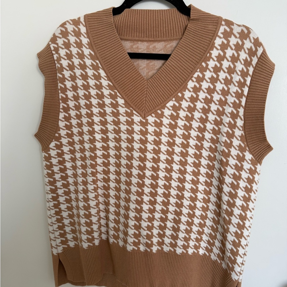 Amazon Brown and White Houndstooth Sleeveless Top